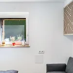 Nicolle In Apartman Sautens