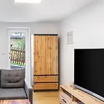 Nicolle In Apartman Sautens